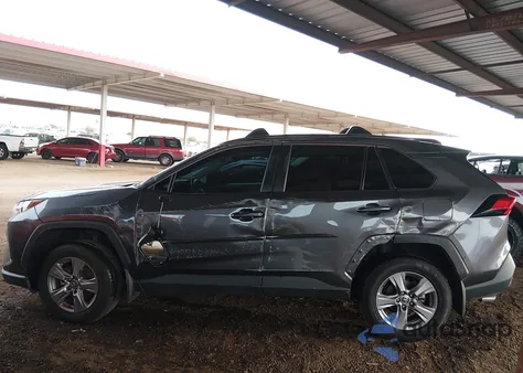 2024 Toyota Rav4 Xle z USA, uszkodzony, nr VIN 2T3W1RFV1RC256754